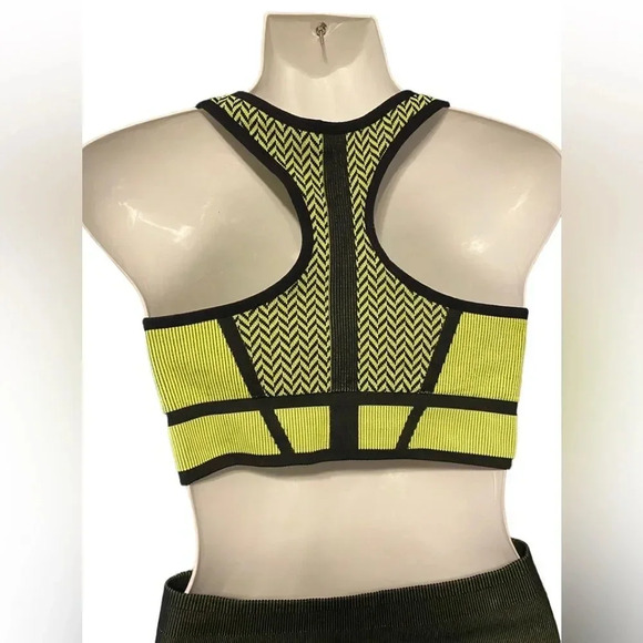 Fabletics 2 Piece Outfit- Includes High Waisted Seamless Leggings & Sports Bra - Picture 10 of 14